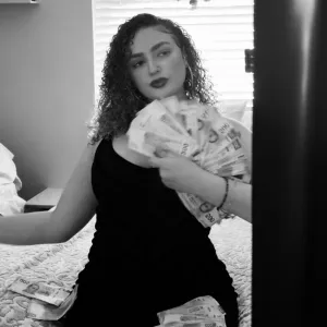 elza paola. 🖤