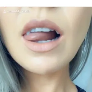 Hot M I L F