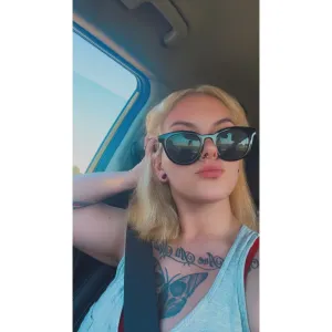 Elizabeth🖤👅💦