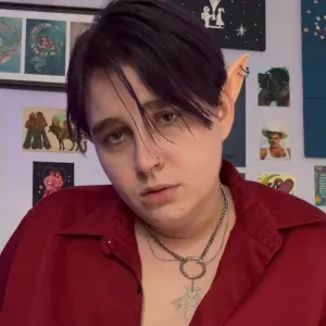 Stoner Leo🍃🖤(He/They)