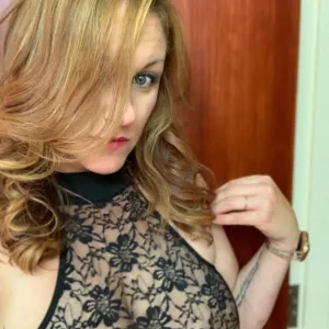 MrsDarkCuckold (Nicci Darling)