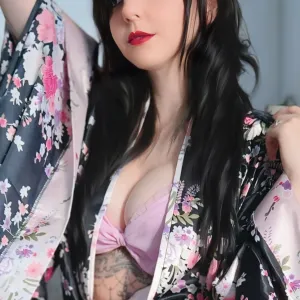 Anime Waifu 🐙 FREE