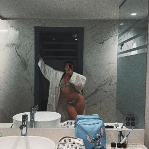 NELLY 🍑