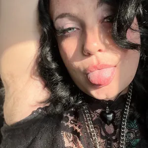 hedonistic bimbo💞