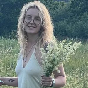 Laura Forest | Blonde Baltic Beauty 🌿