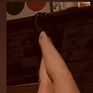 Lilly_NaughtyGurl