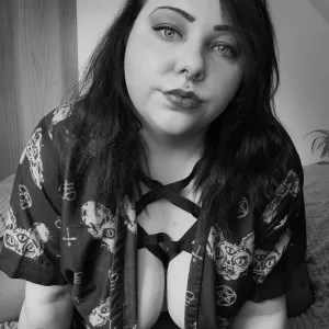 Curvy Snowwhite