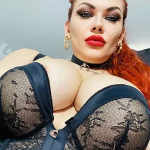 Fetischlady Mistress Nora Marinelli