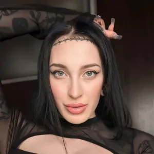 Sarah Black 🖤