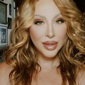Farrah Mills