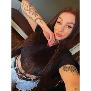 🟢Busty Lola