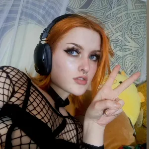 Hazel Bell •VIP Page•