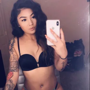 pretty lil ting 💮