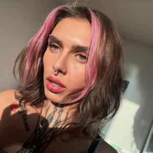 Ella Hawk