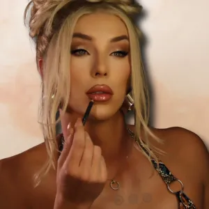 Naomi B