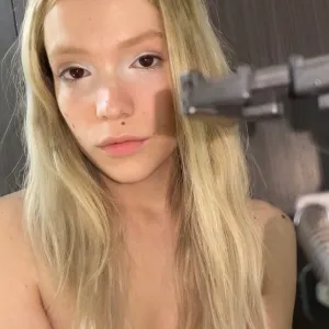 Angelina Waifu