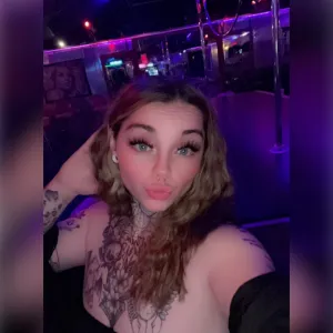 𝓢𝓽𝓸𝓻𝓶𝓲 👅🍒🍑