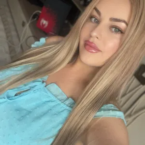 Lizz.Hottie