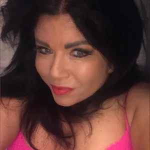 Gilf Mandy Hayes