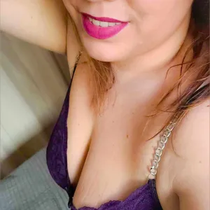 Anna_lusciouscurves