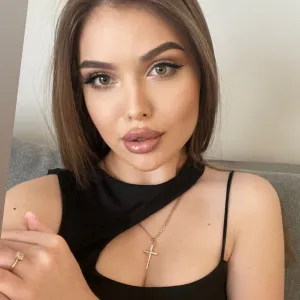 Roxy Fox🦊