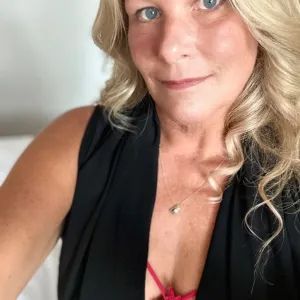 Blondeonthebay 🍁👸🏼♠️