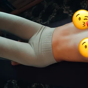 yoga sub babe Austria