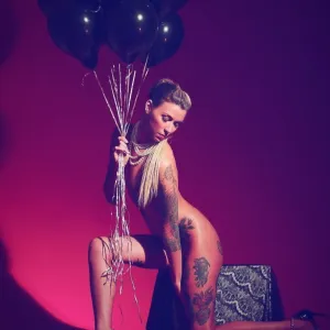 Kate Kougar Magnum