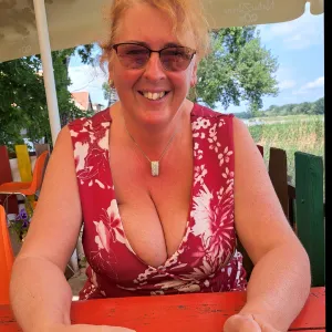 Eva Natural Busty