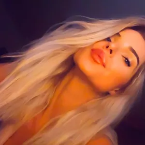 Laura Secret  😈